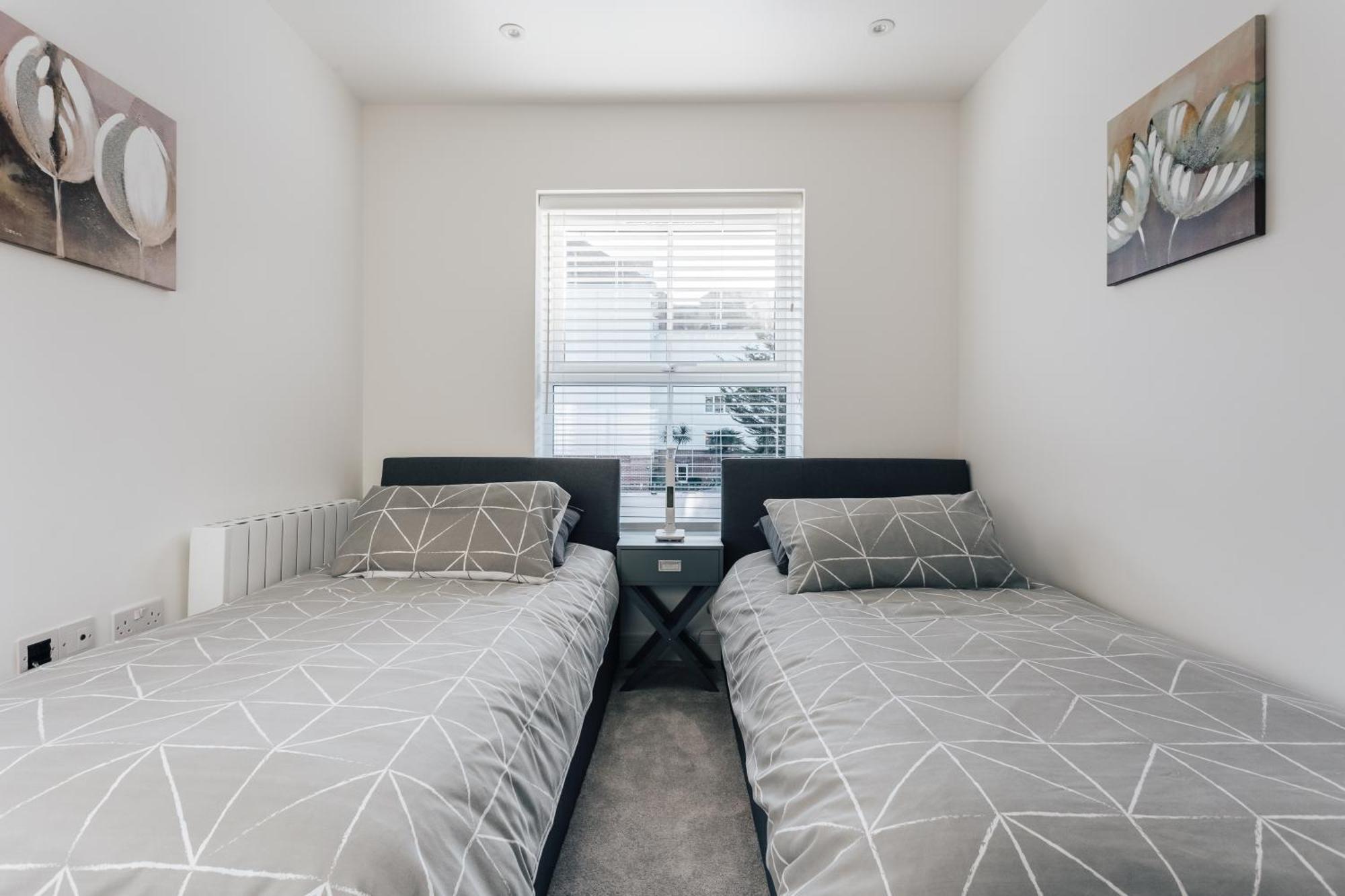 Central 2 Double Bedroom Flat With Parking 伯恩茅斯 外观 照片